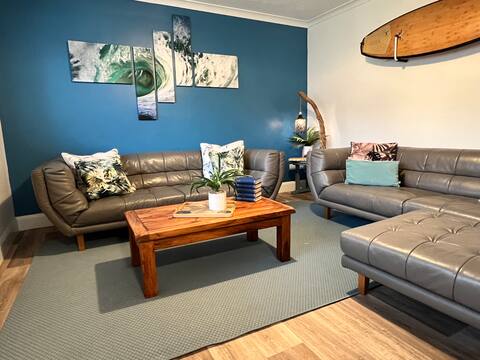 Top performing Airbnb: Palms34 Hot Tub | 5 Min Walk to Westward Ho! Beach in Northam