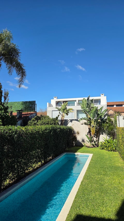 Beautiful house in Martinez with a garden and pool