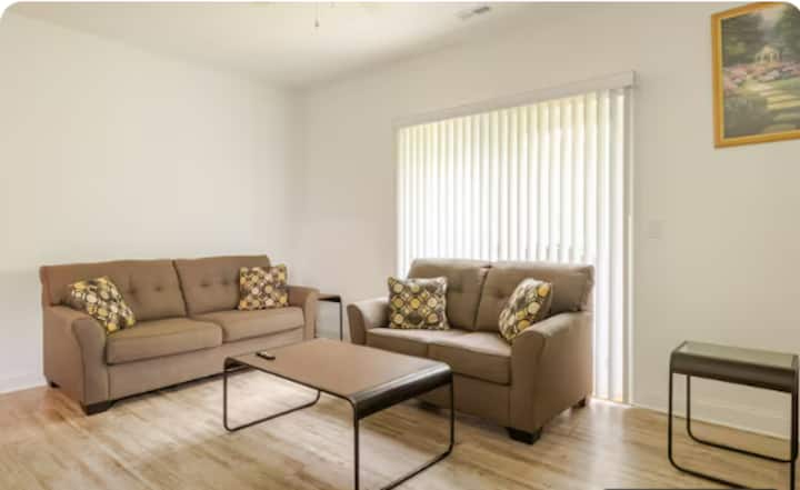 Master Bedroom + 55-inch Tv - Unit C-04 - Dover, DE