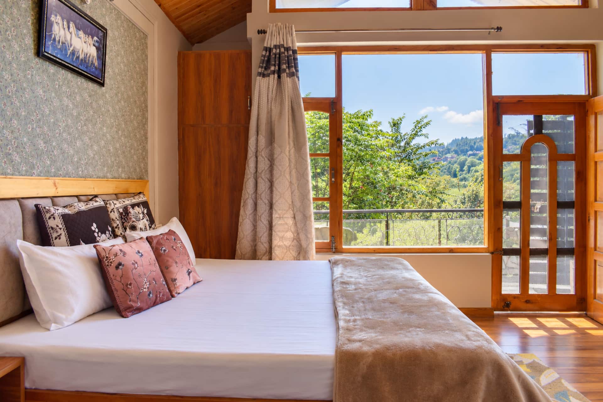 Cozy Private Cottage Raison(Manali)Kitchen+Balcony