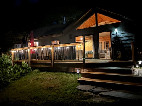 Lake Temagami Waterfront Cottage