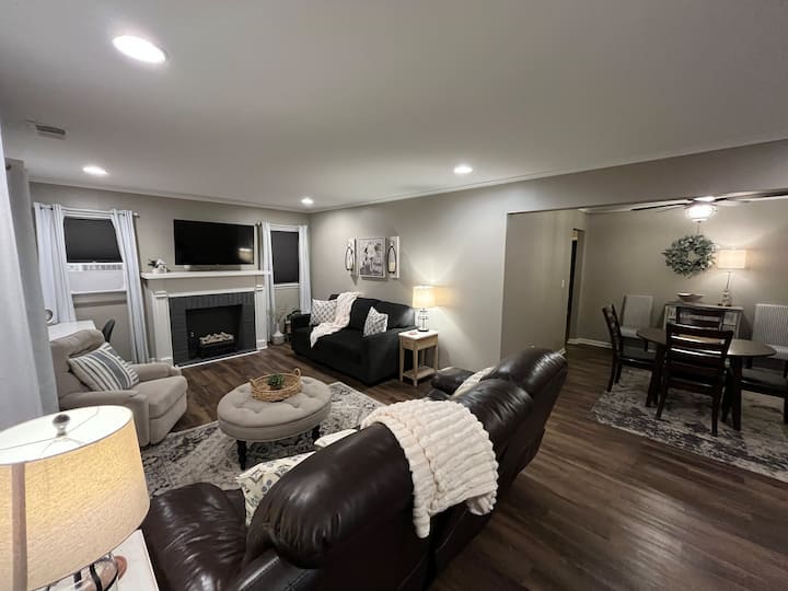 Adorable 1-bedroom Apartment - Parkville, MO