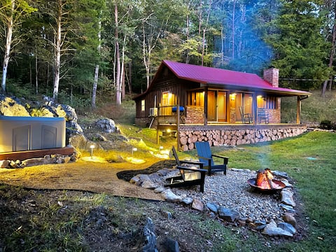 Top Airbnb: Secluded Lost Lake Lodge - Your Ultimate Hideaway in Tennessee