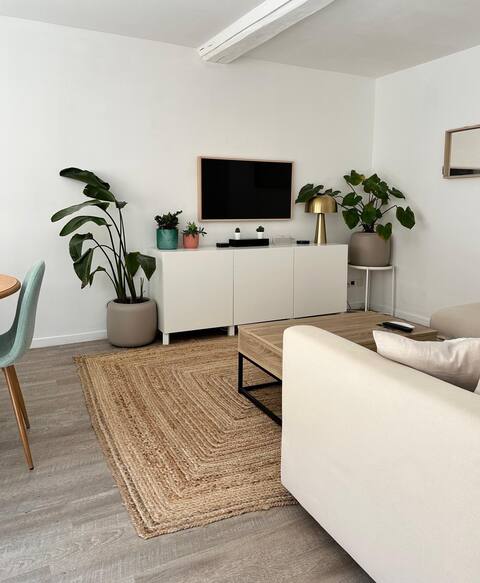 Charming bright house, 5 min to Sword Beach