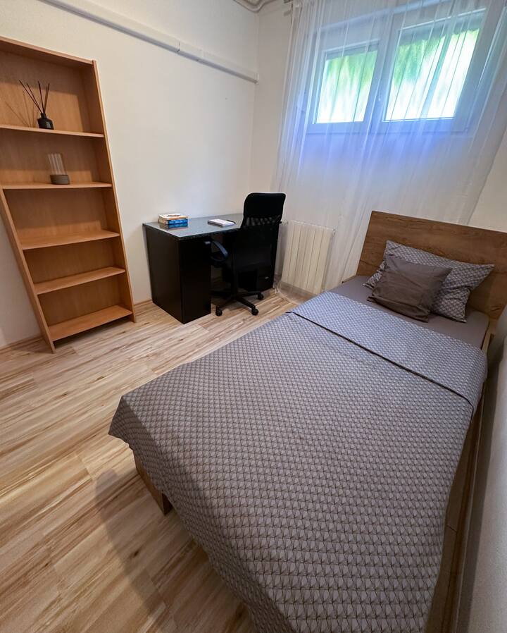 Dhomë gjumi 2