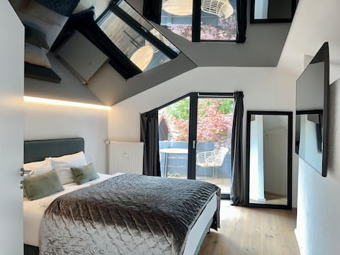 Andrea's Superiorsuite No. 10 Luxurious Massage Chair