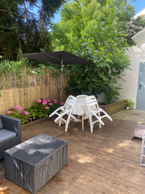 Dependency Private Entrance with Terrace