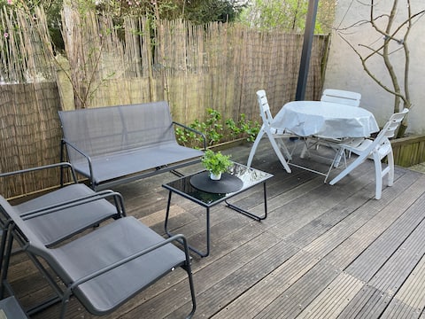 Dependency Private Entrance with Terrace