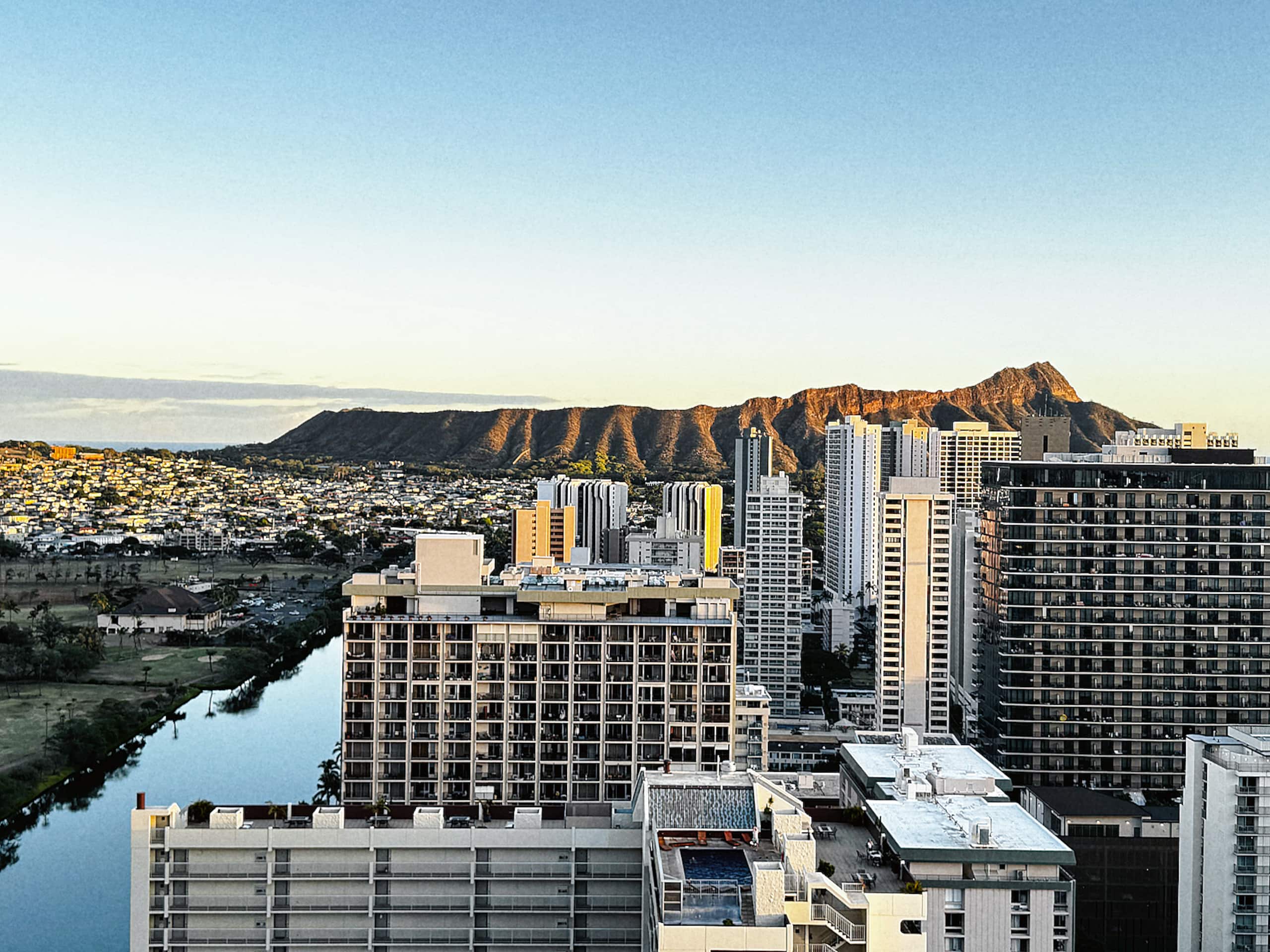 Condo in Honolulu · ★4.94 · Studio · 1 bed · 1 private bath - Image 32