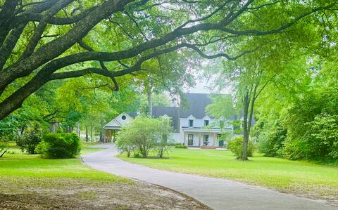 Horton House 12 guests no pets/unapproved parties