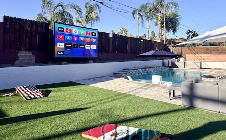 12ft Outdoor Tv * Pool Paradise * Stay & Save - Bakersfield, CA