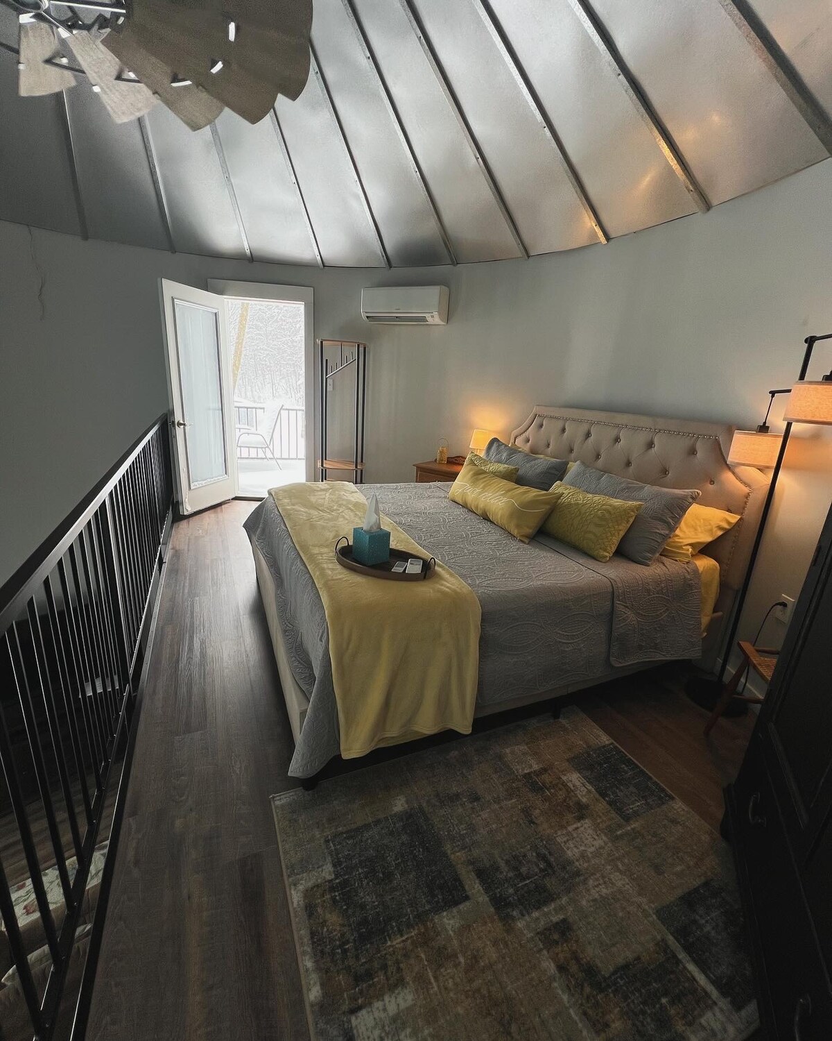 Converted grain bin guest house on Katy Trail. - Barns for Rent in  Rhineland, Missouri, United States - Airbnb