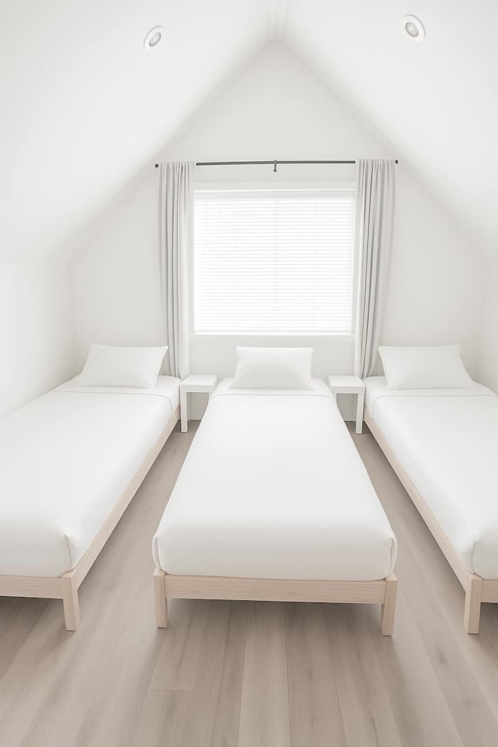 Chumba cha pili cha kulala (vitanda havijapangwa) 