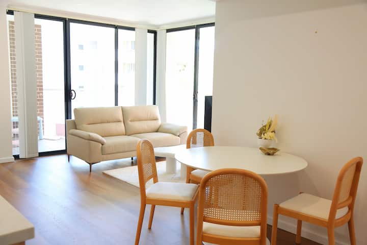 Entire 2bed New Apartment - Hornsby