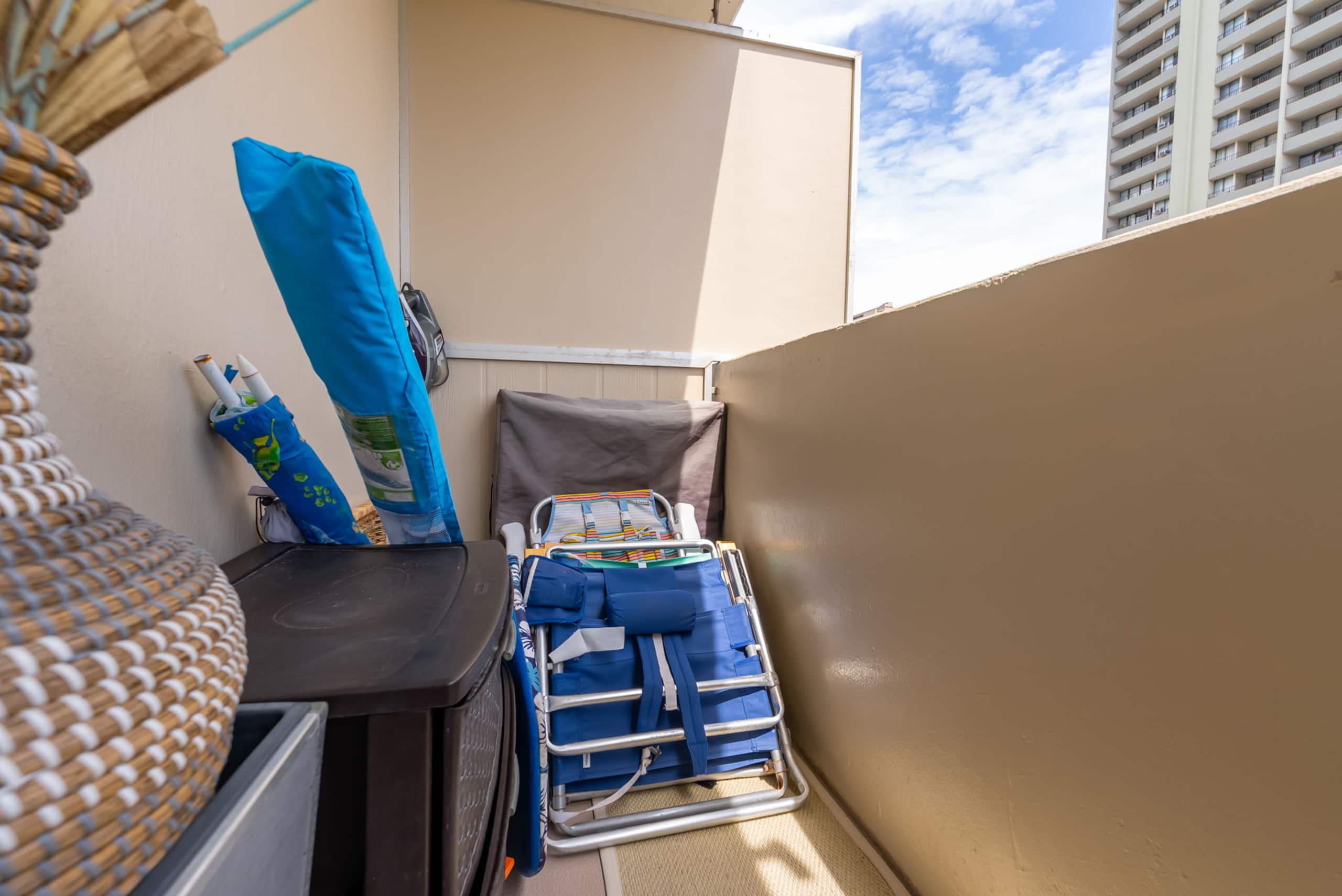 Condo in Honolulu · ★4.96 · Studio · 1 bed · 1 private bath - Image 26