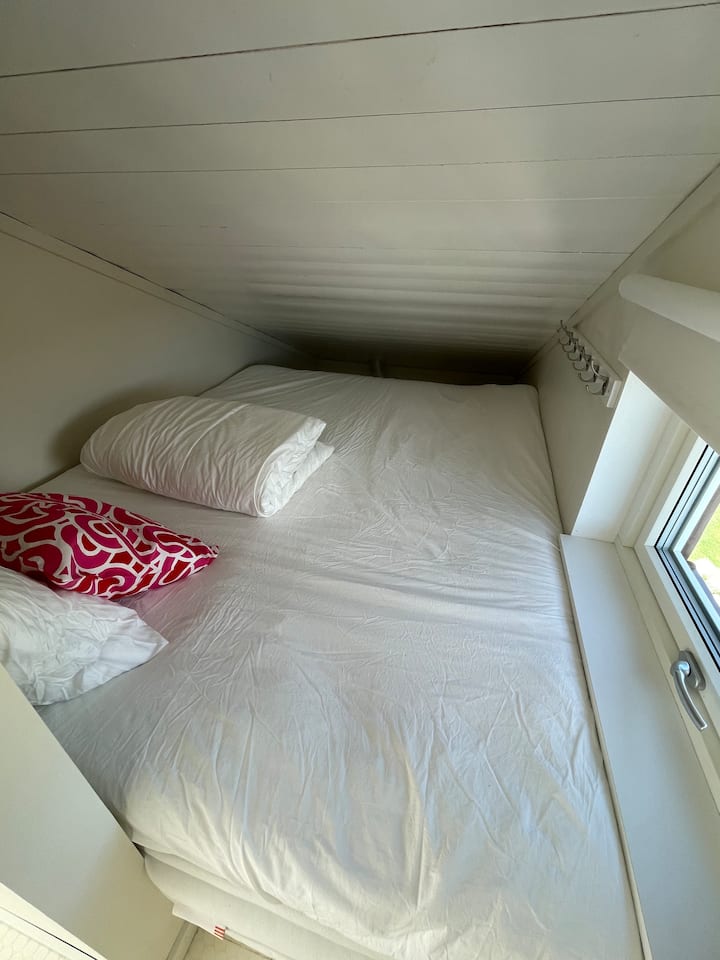 Dormitorio 4, con vistas al mar.