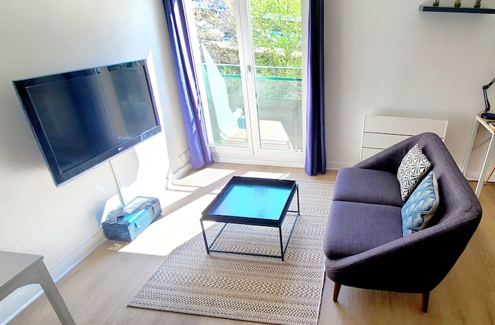 Grand Studio + Parking 3 Min Gare Au Calme - Poitiers