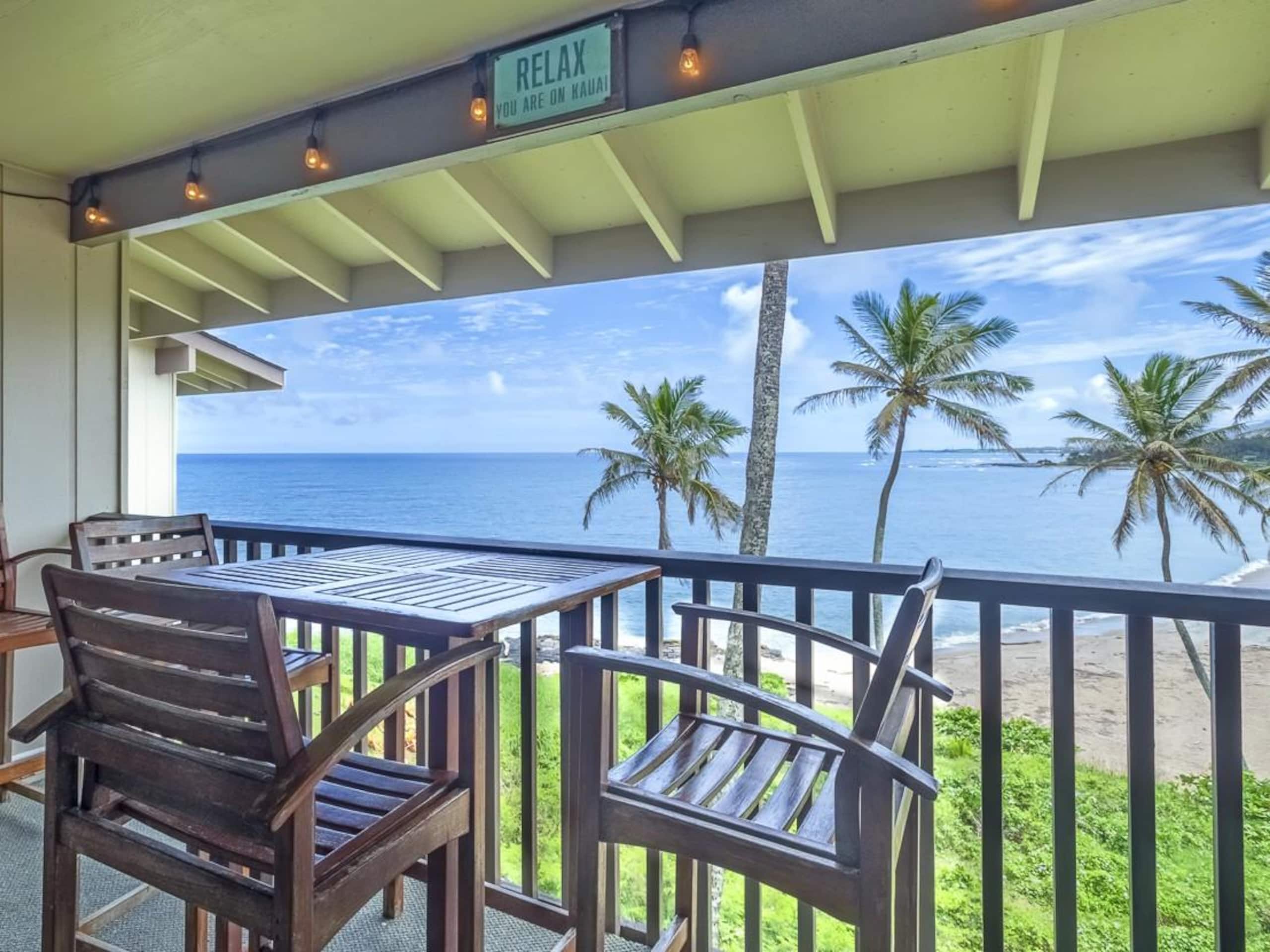 Beachside Kapaa top floor condo + A/C - Photo 1