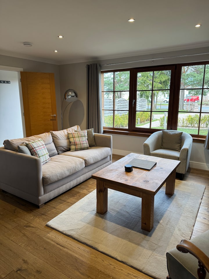Lovely 2 Bedroom Cottage With Wood Burner - Aviemore
