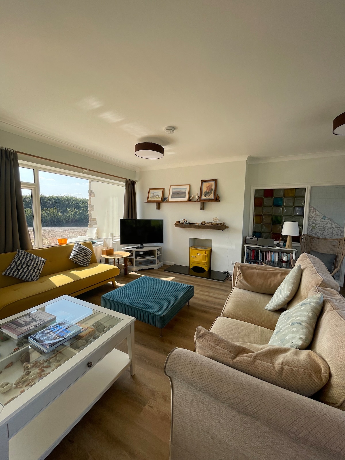 Successful Airbnb property: Charnwoodbythesea - 3 minutes walk to the beach in Bacton