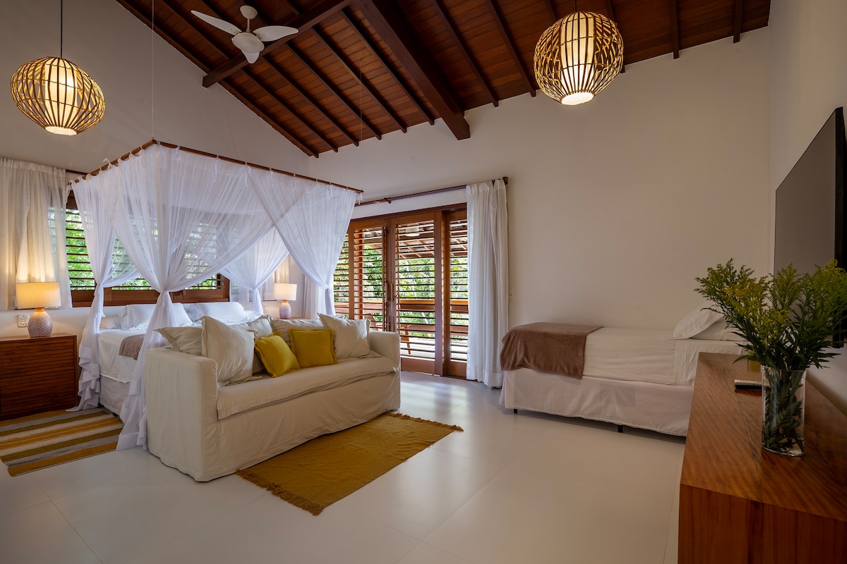 Top Airbnb: Illuminated house, sophistication in Trancoso. em Porto Seguro