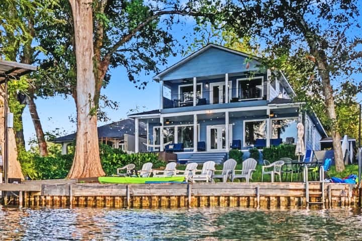 Dunlapian Lakefront Retreat - 10 Bedrooms/5 Baths - New Braunfels, TX