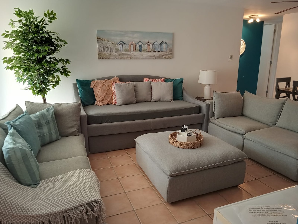 Top performing Airbnb: J100 Beach Front Ocean View Garden Villa in Suárez