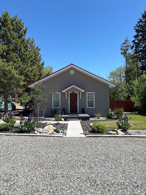 Sally in Salmon! No cleaning fees!