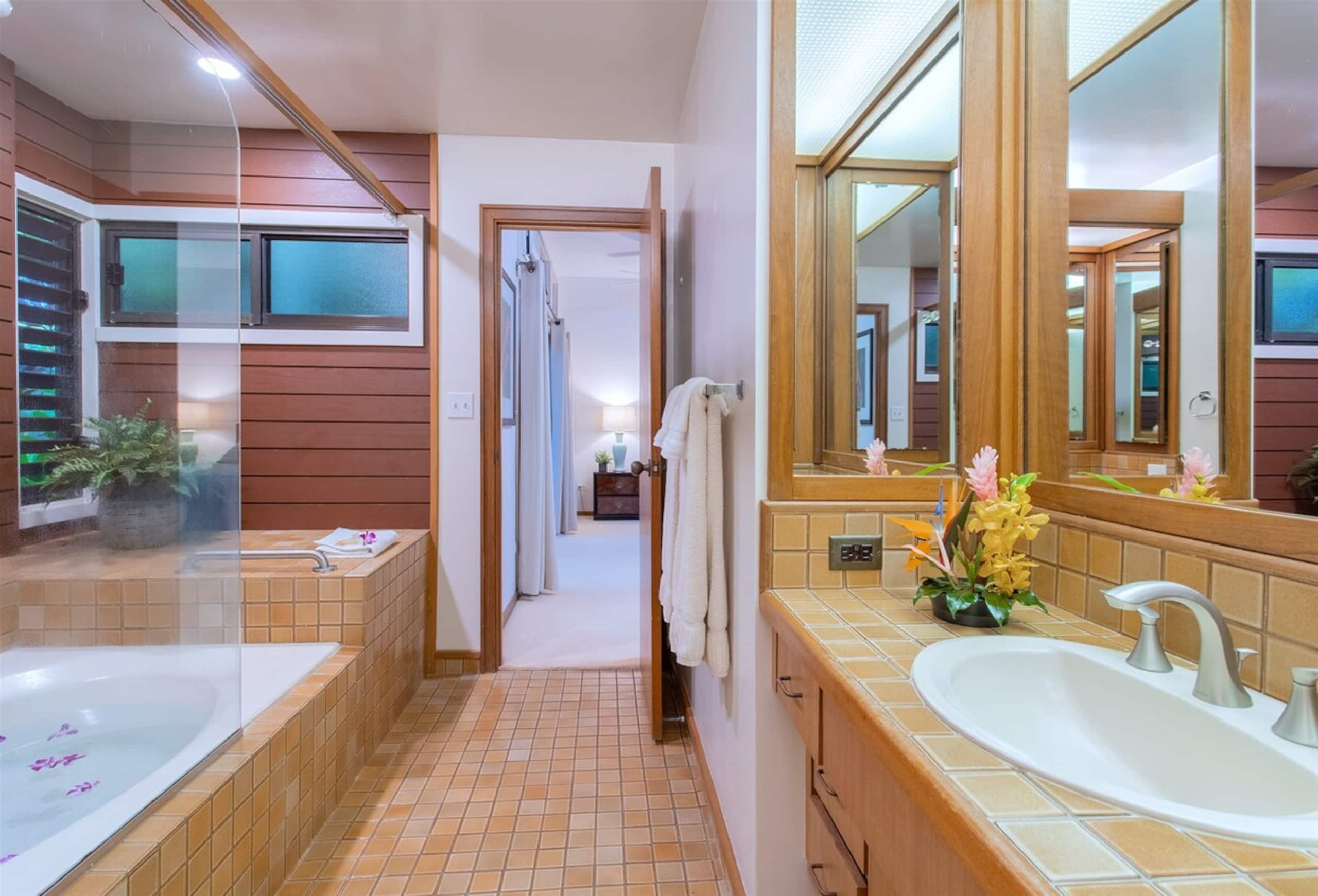 Villa in Lahaina · ★4.9 · 1 bedroom · 2 beds · 2 baths - Image 38
