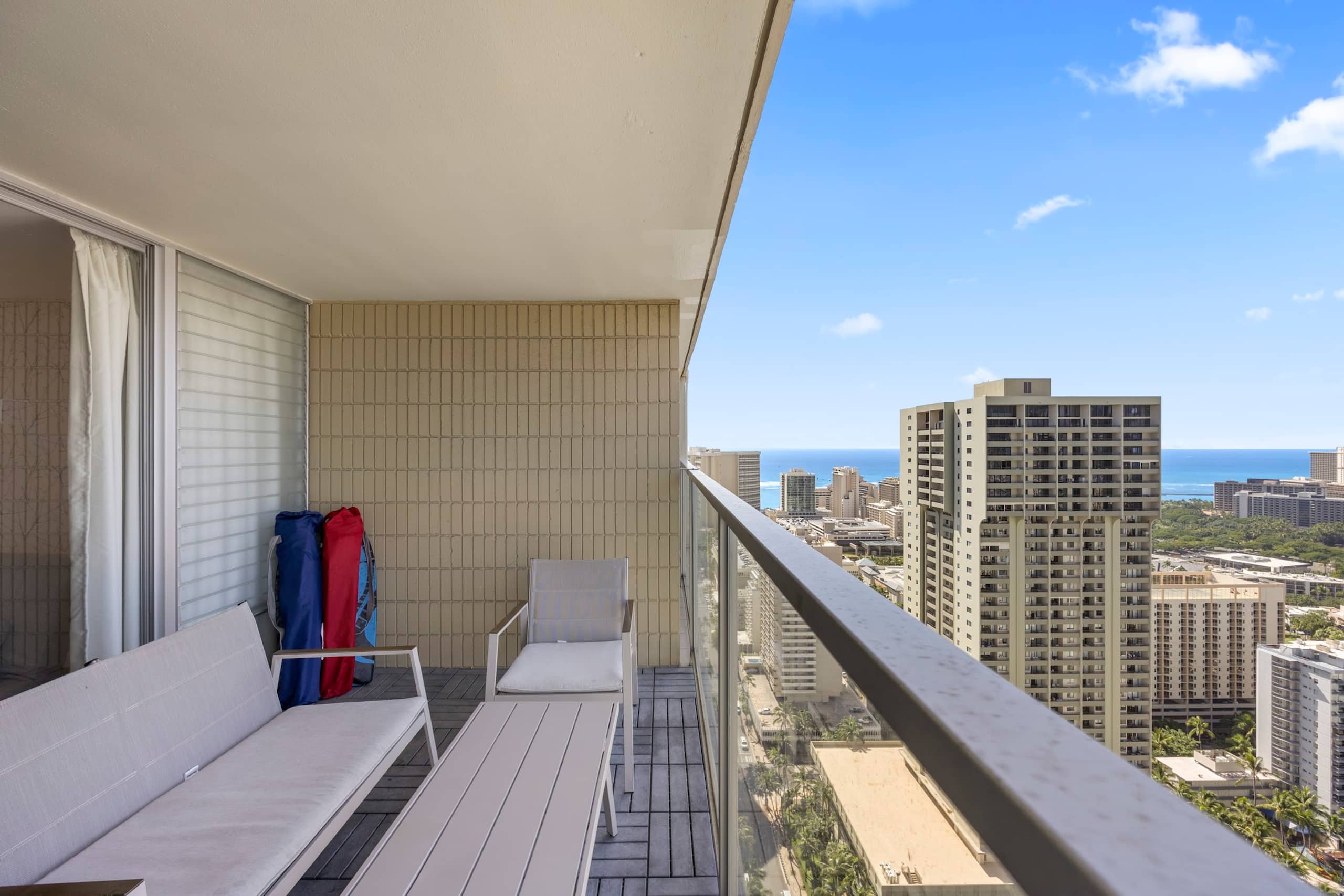Condo in Honolulu · ★4.94 · Studio · 2 beds · 1 private bath - Image 36