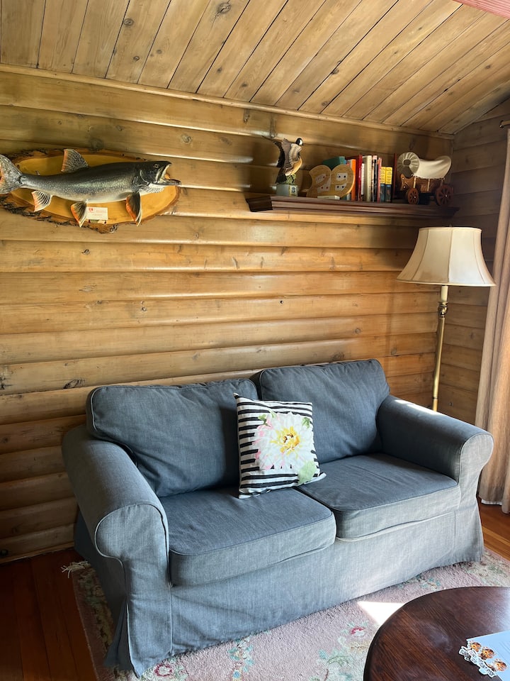 Flint Rock Ranch: Cabin, Deck, Fire Pit, Hottub - Alberta