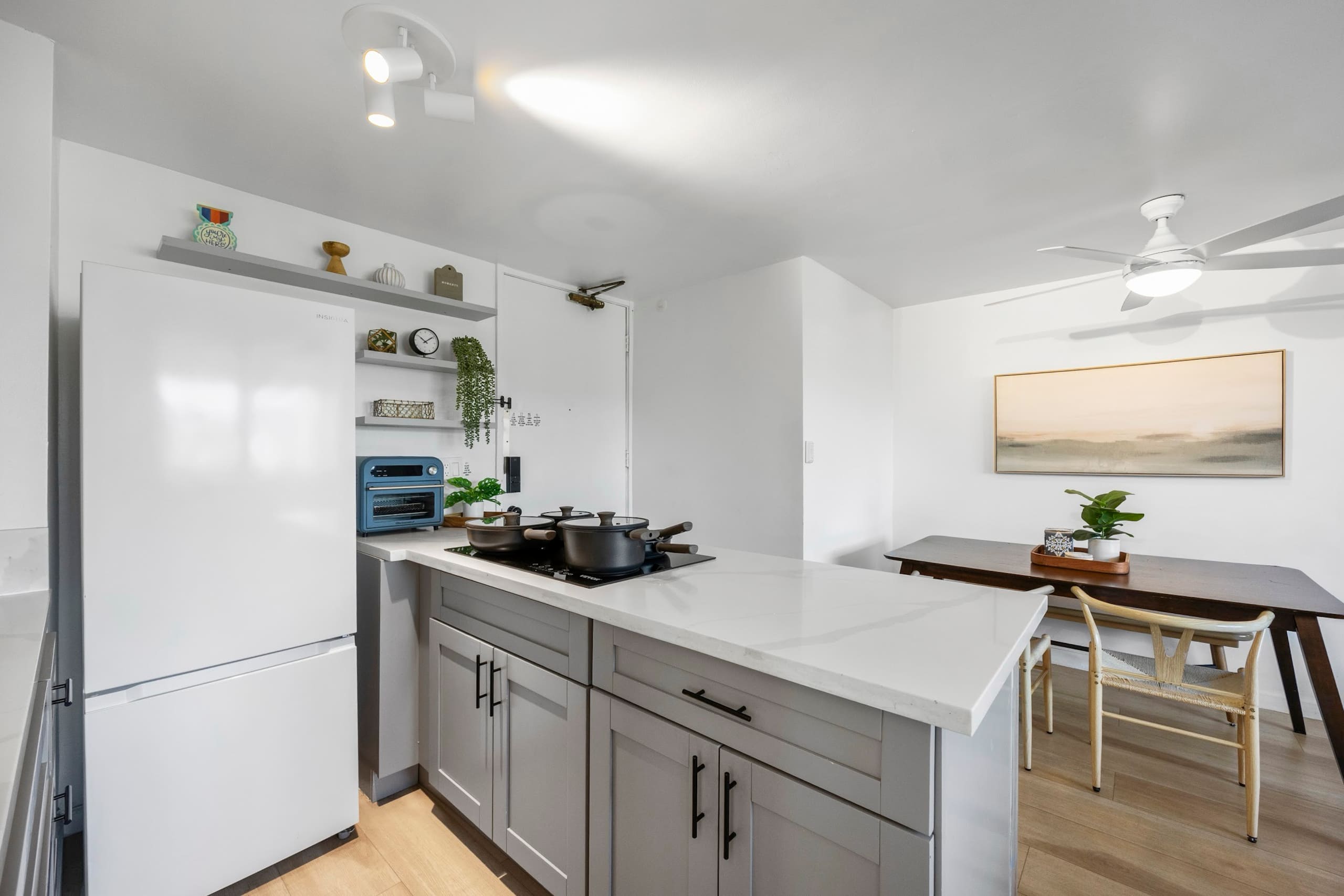 Condo in Honolulu · ★4.96 · 1 bedroom · 4 beds · 1 private bath - Image 25