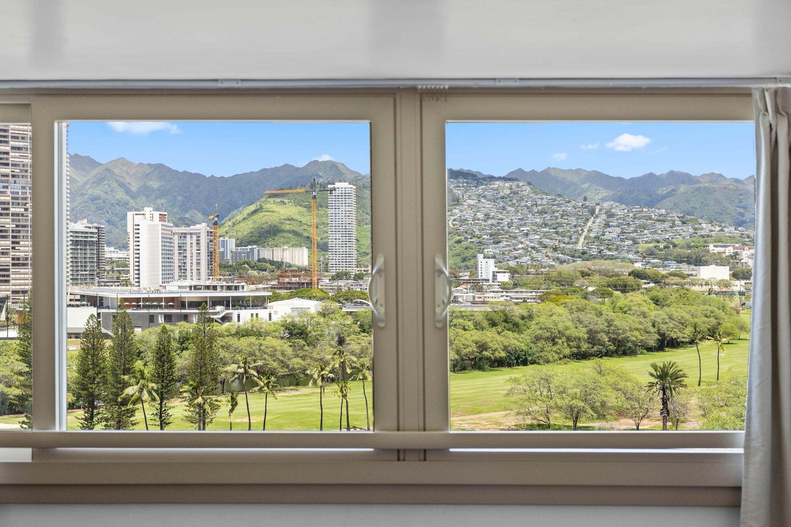 Condo in Honolulu · ★4.96 · 1 bedroom · 4 beds · 1 private bath - Image 20