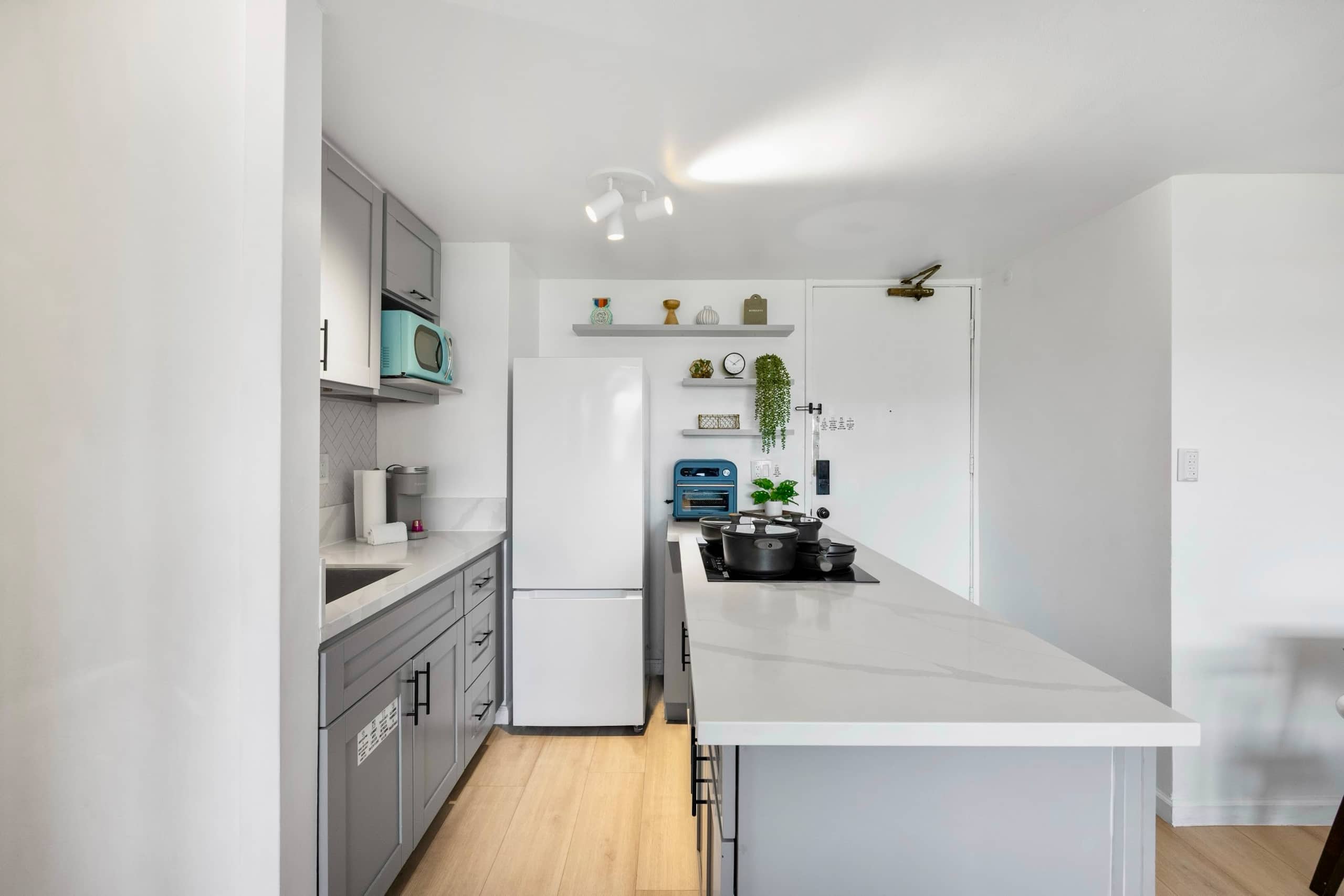 Condo in Honolulu · ★4.96 · 1 bedroom · 4 beds · 1 private bath - Image 26