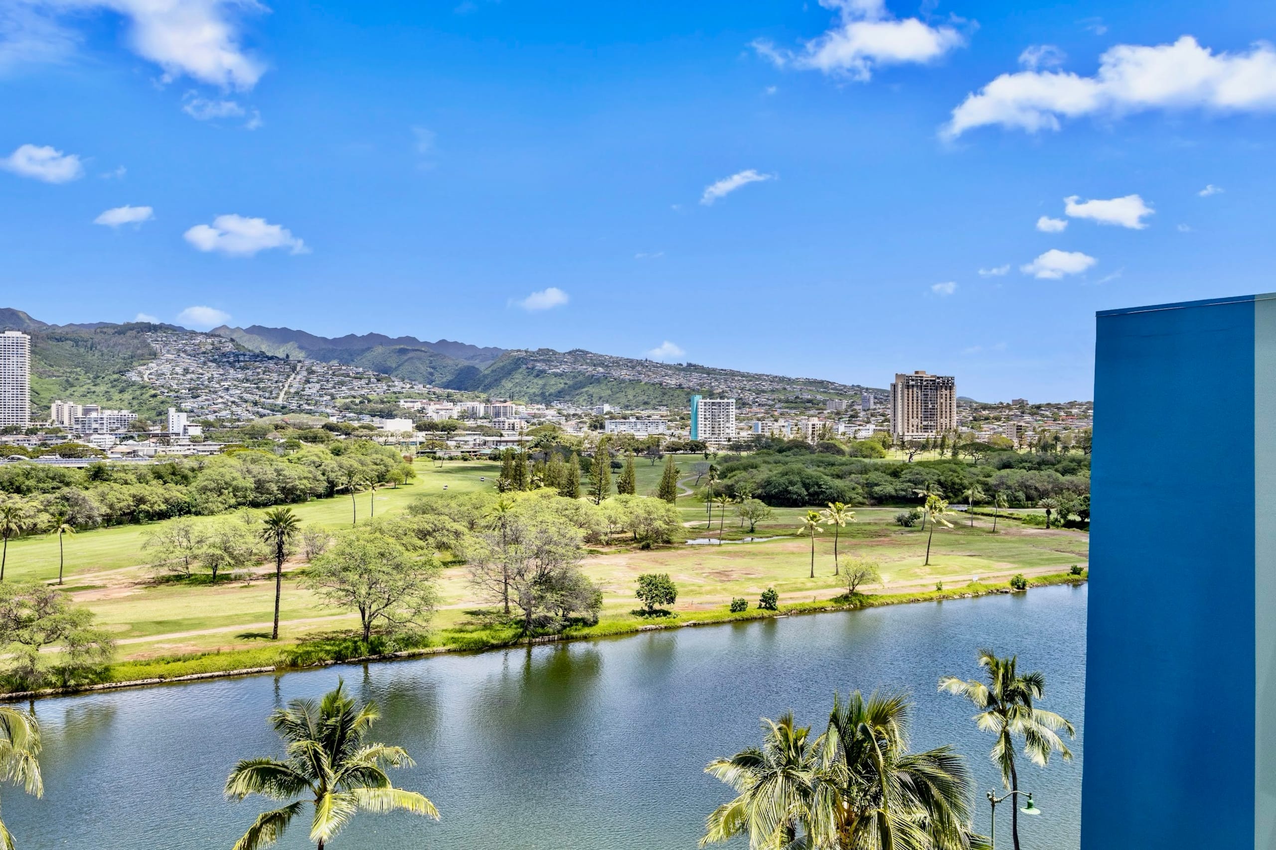 Condo in Honolulu · ★4.96 · 1 bedroom · 4 beds · 1 private bath - Image 47