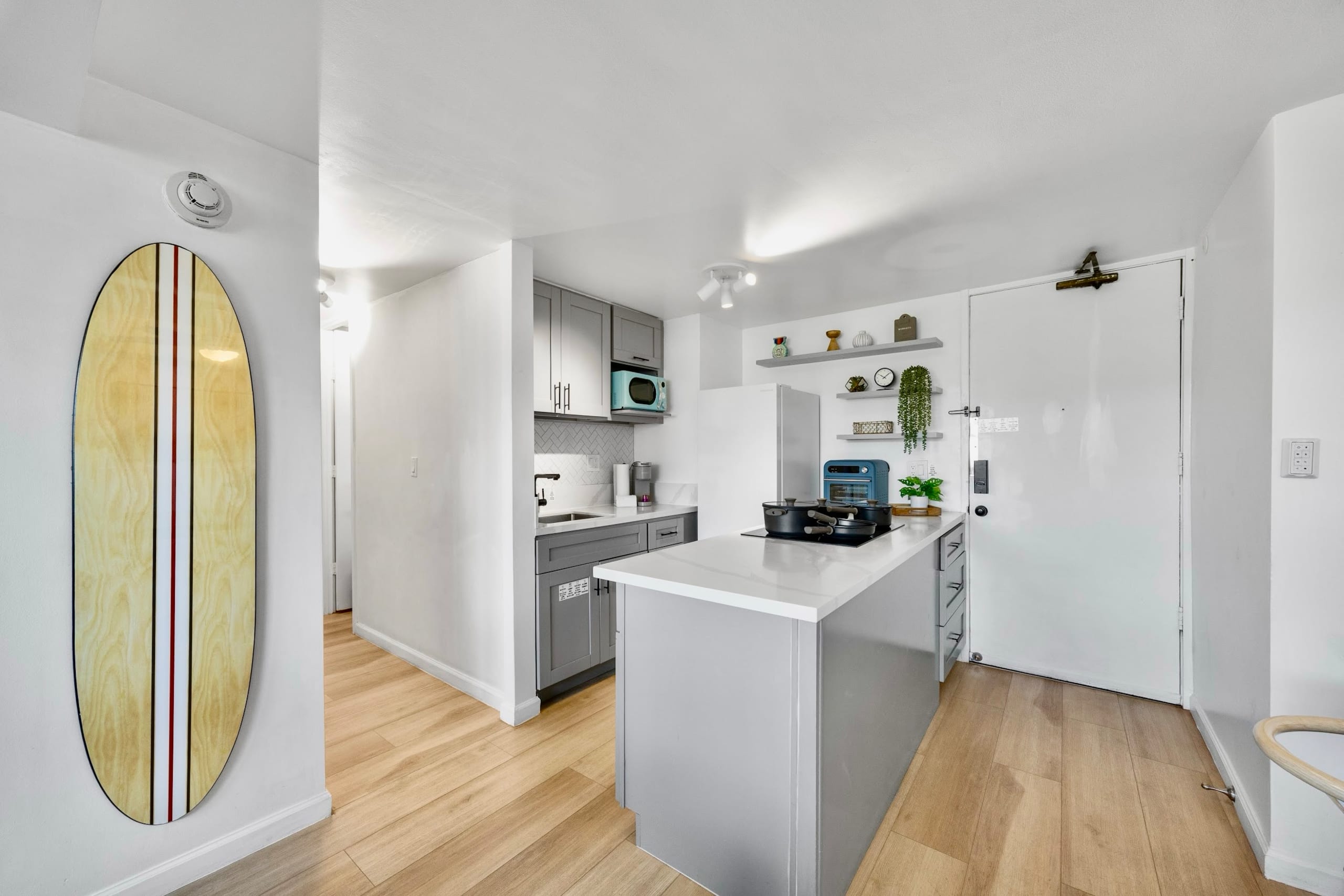 Condo in Honolulu · ★4.96 · 1 bedroom · 4 beds · 1 private bath - Image 23