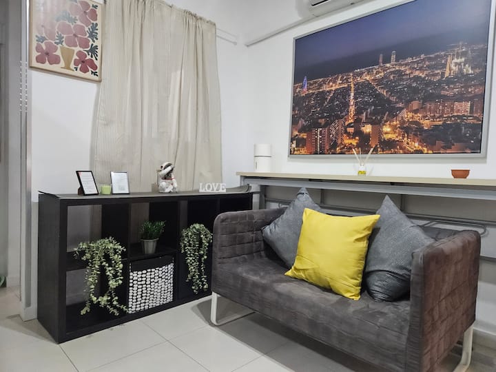 2br Apt W/ Workspace + Fast Wi-fi - Badalona