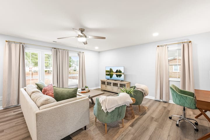 Stunning 3 Bedroom Bungalow In Downtown Smithfield - Smithfield, NC