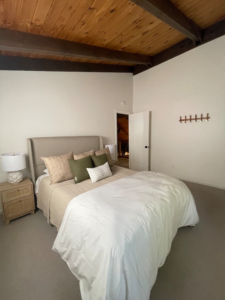 Bračni krevet (160x200) … Svi kreveti imaju udobne madrace od medvjeda!