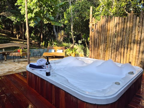 Tree House - Luxury with Jacuzzi and Mountain View