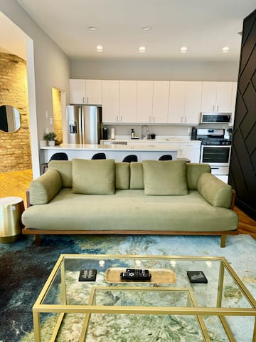 Large 2BR, 2BA, patio, sunroom, W/D, L-kitchen