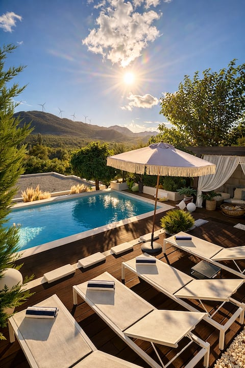 Popular Airbnb listing: NEW!!! Luxury Villa on Camino del Padre in Blato Na Cetini