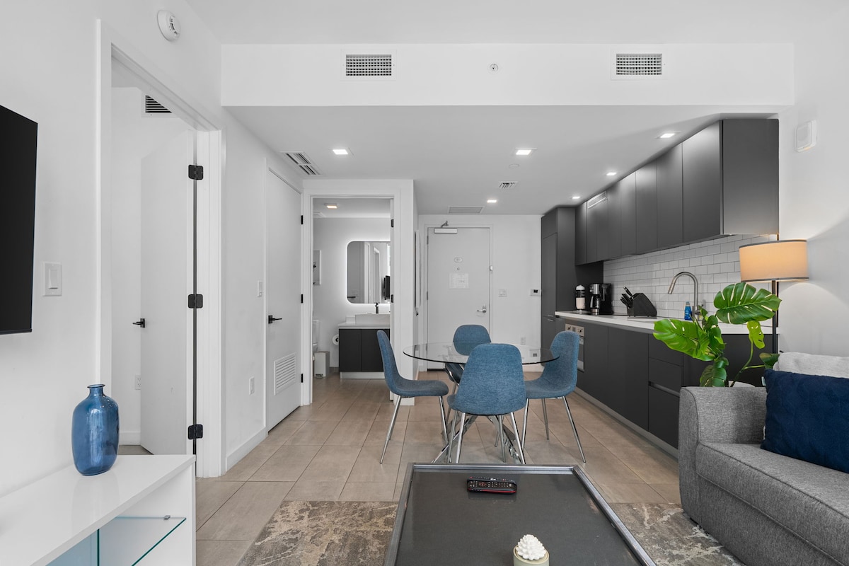 Downtown Miami • Modern 1BR Apt @ Yotelpad