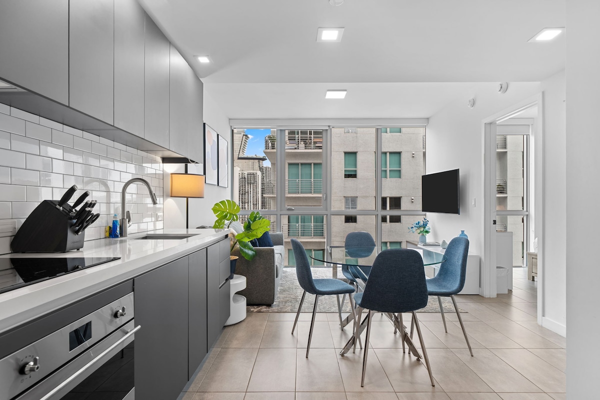 Downtown Miami • Modern 1BR Apt @ Yotelpad