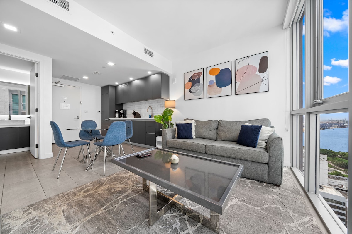 Downtown Miami • Modern 1BR Apt @ Yotelpad