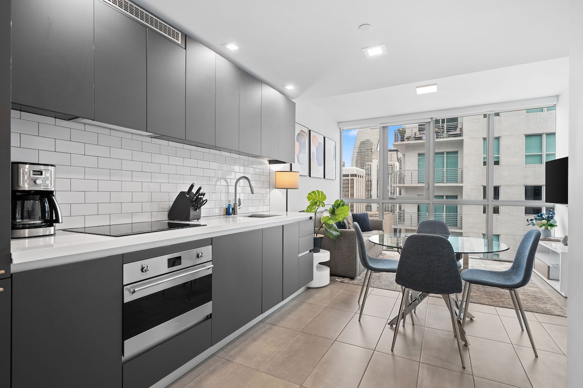 Downtown Miami • Modern 1BR Apt @ Yotelpad