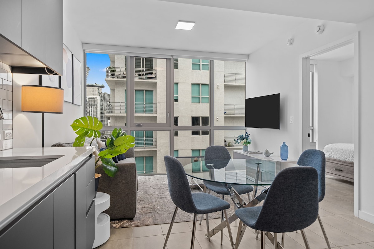 Downtown Miami • Modern 1BR Apt @ Yotelpad