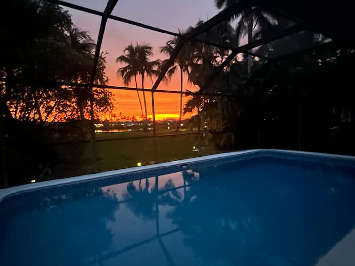 Marco Island Pool Home: Lake View 2br/2ba Pets Ok! - Marco Island, FL