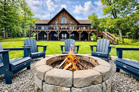 Luxury Waterfront Retreat | Hot Tub | Dock | Games