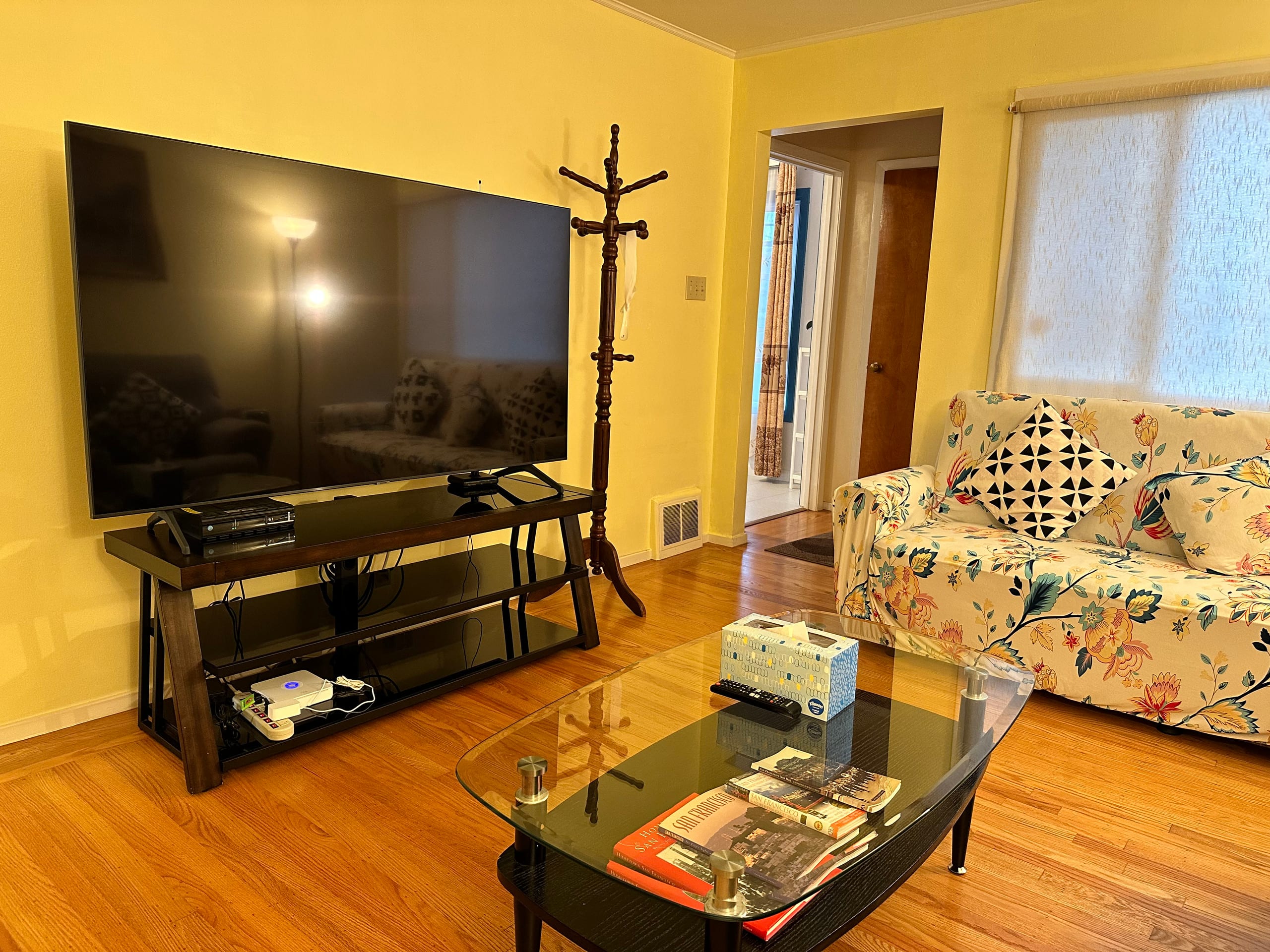 Home in San Francisco · ★4.92 · 2 bedrooms · 3 beds · 1 bath - Image 7